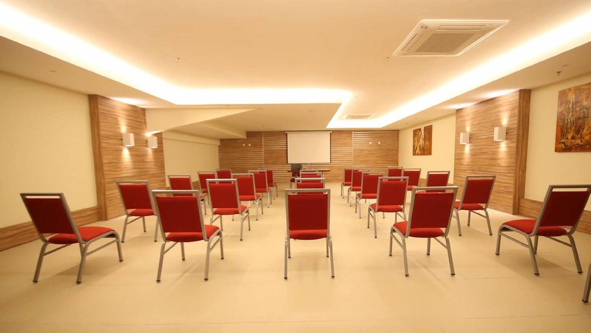 Ramada By Wyndham Macae Hotel & Suites Bagian luar foto
